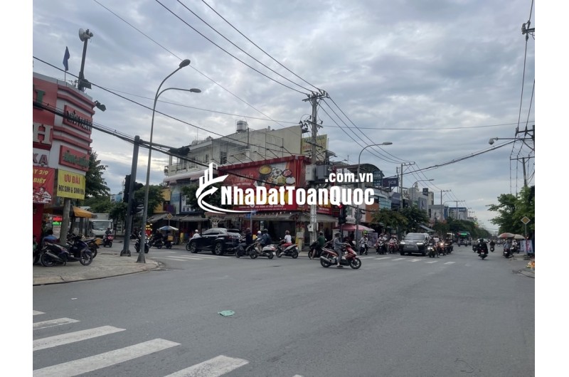 Bán Nhà Mặt Tiền Phan Văn Hớn Quận 12 - 300m² (10x30m) - Vị Trí Kinh Doanh Đắc Địa